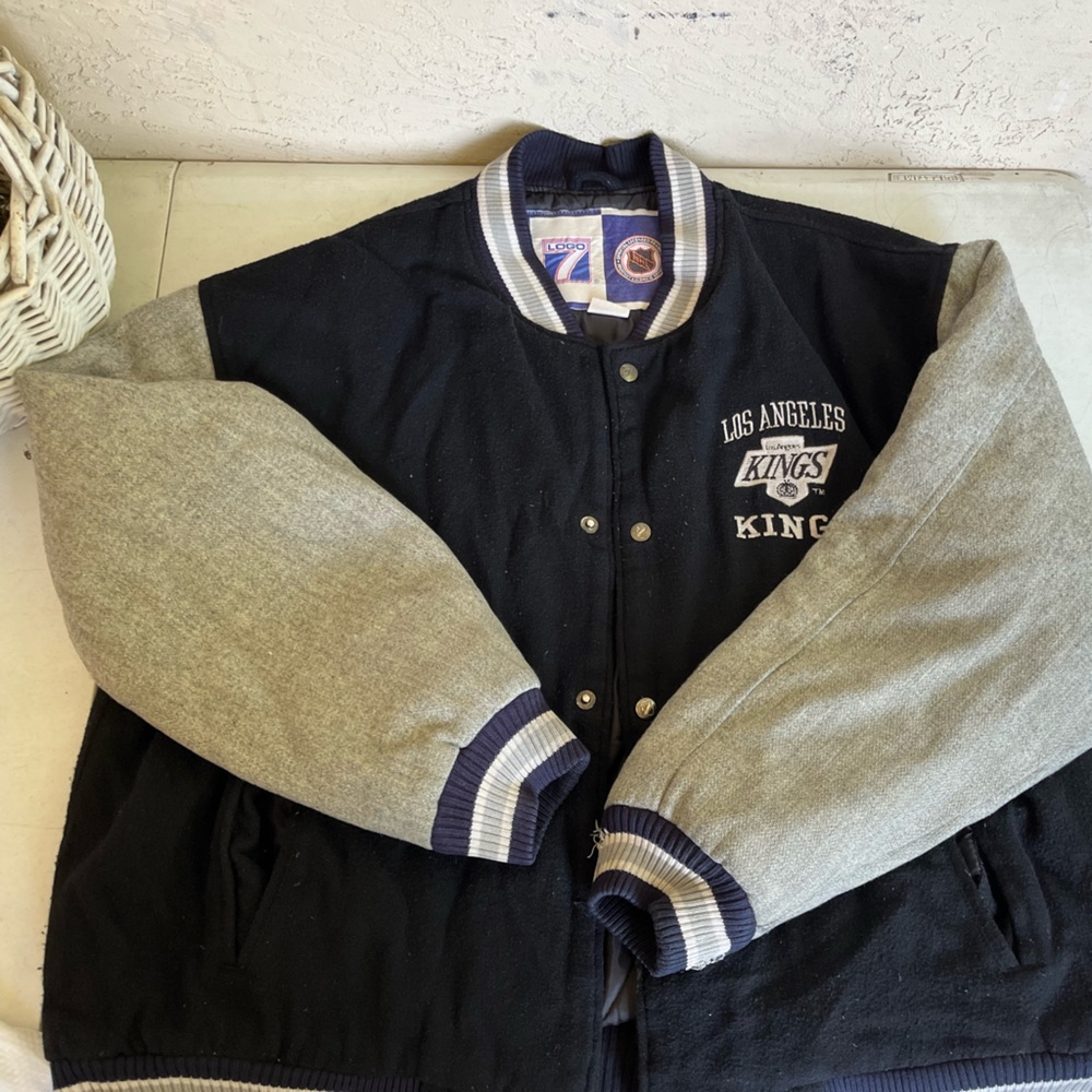 LA Kings NHL jacket Size XL